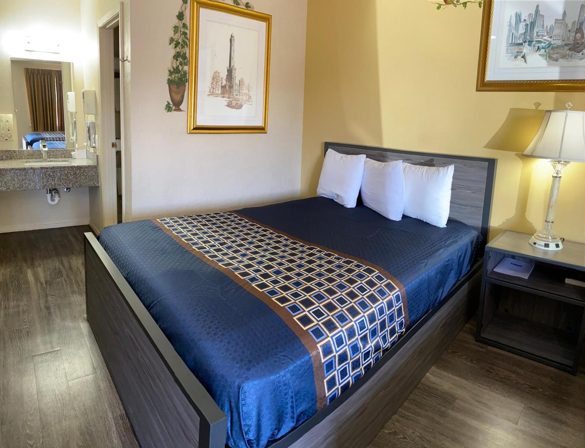 Americas Best Value Inn - Legend's Inn photo 2