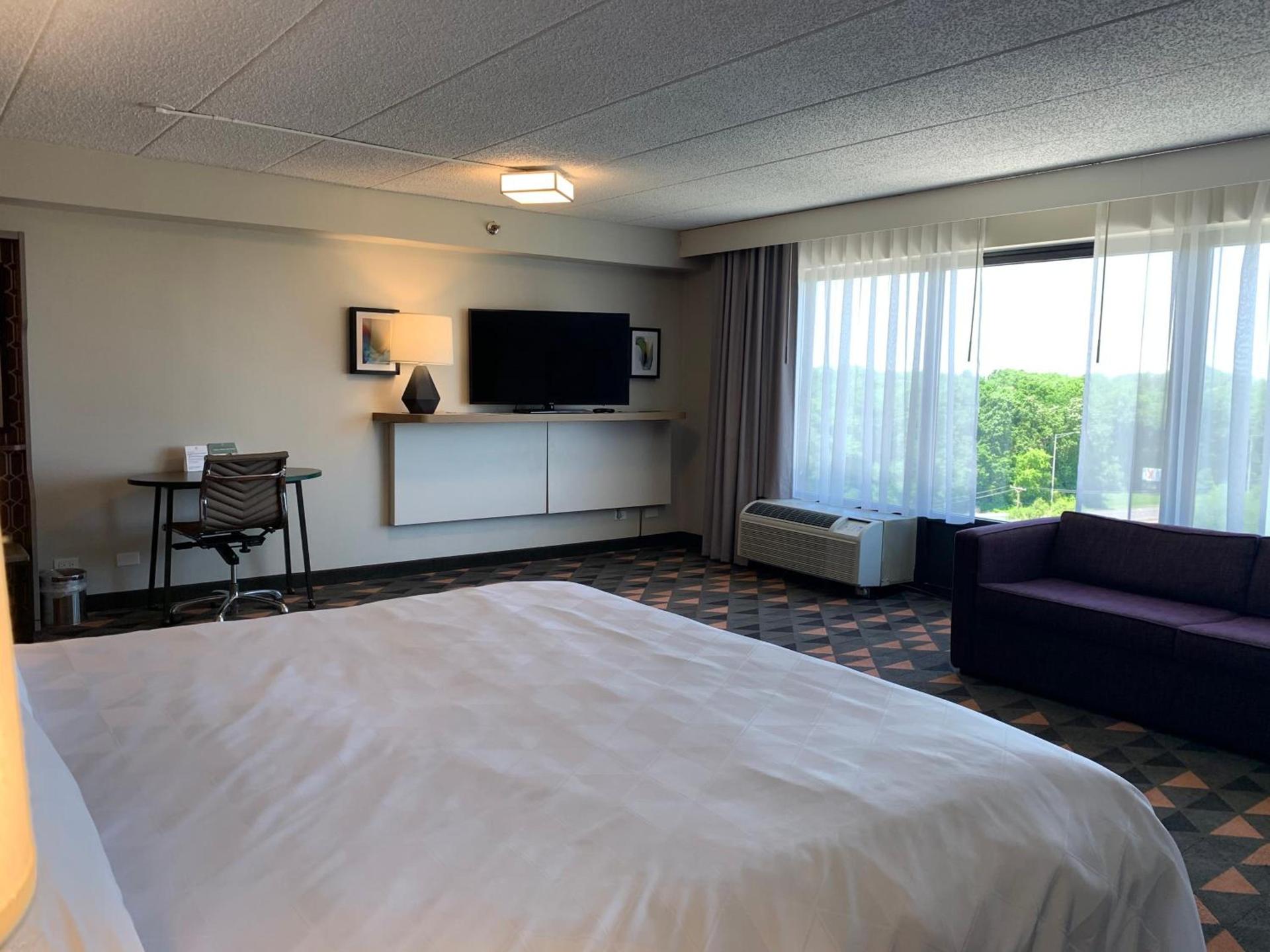 Holiday Inn Chicago Nw Crystal Lk Conv Ctr by IHG photo 34