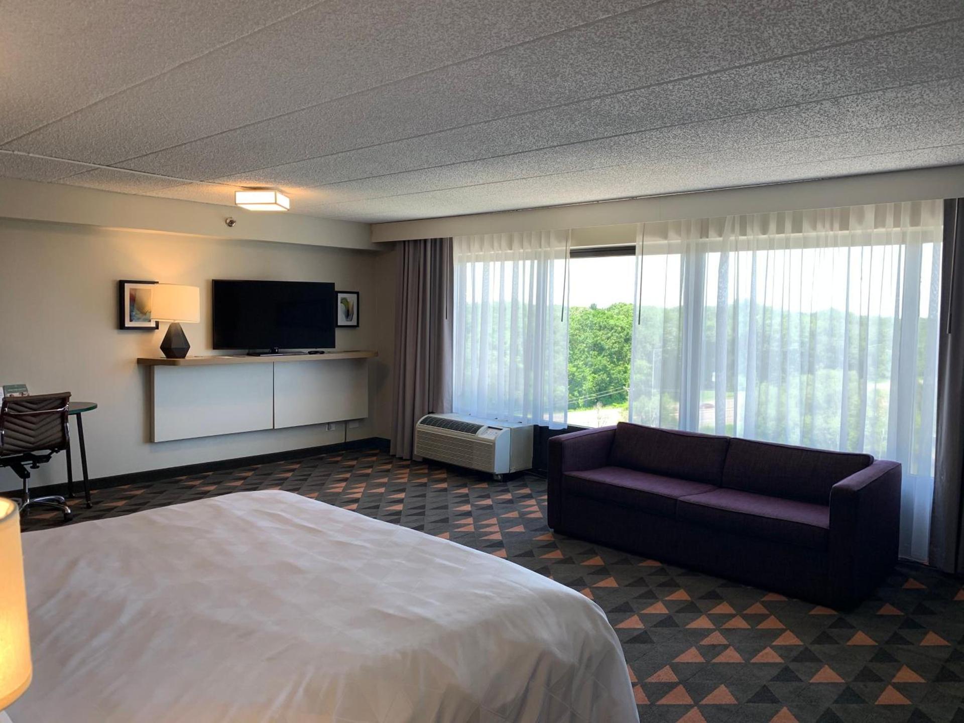 Holiday Inn Chicago Nw Crystal Lk Conv Ctr by IHG photo 40