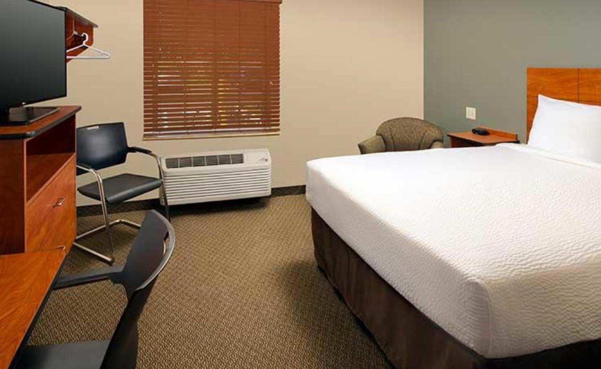 WoodSpring Suites Allentown photo 6