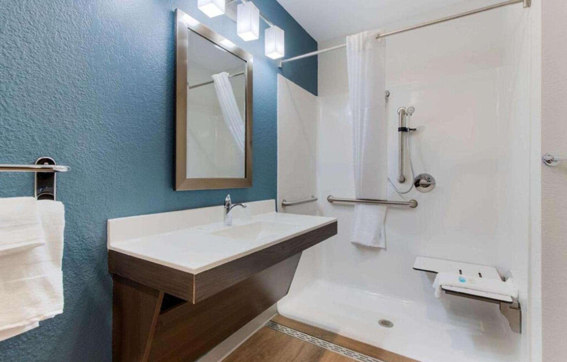 WoodSpring Suites Allentown photo 16