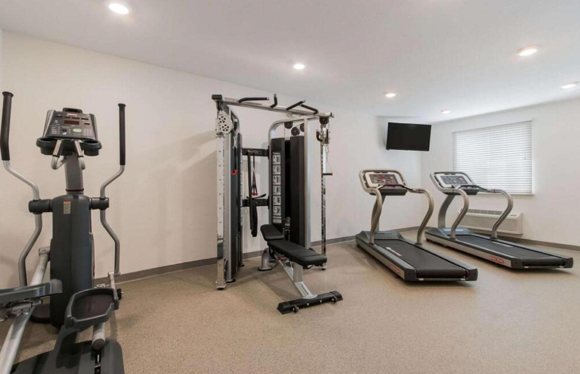 WoodSpring Suites Allentown photo 17