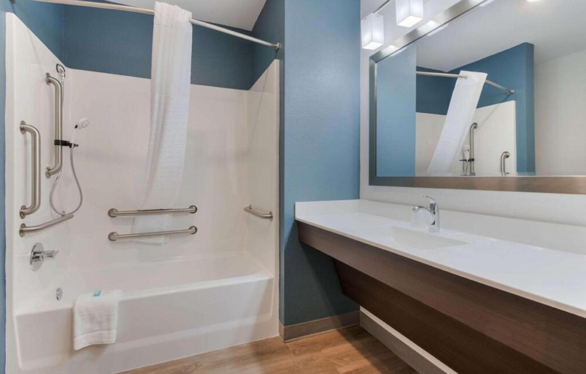 WoodSpring Suites Allentown photo 28