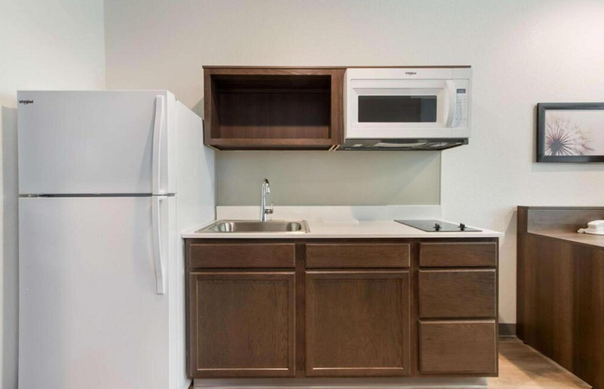 WoodSpring Suites Allentown photo 32