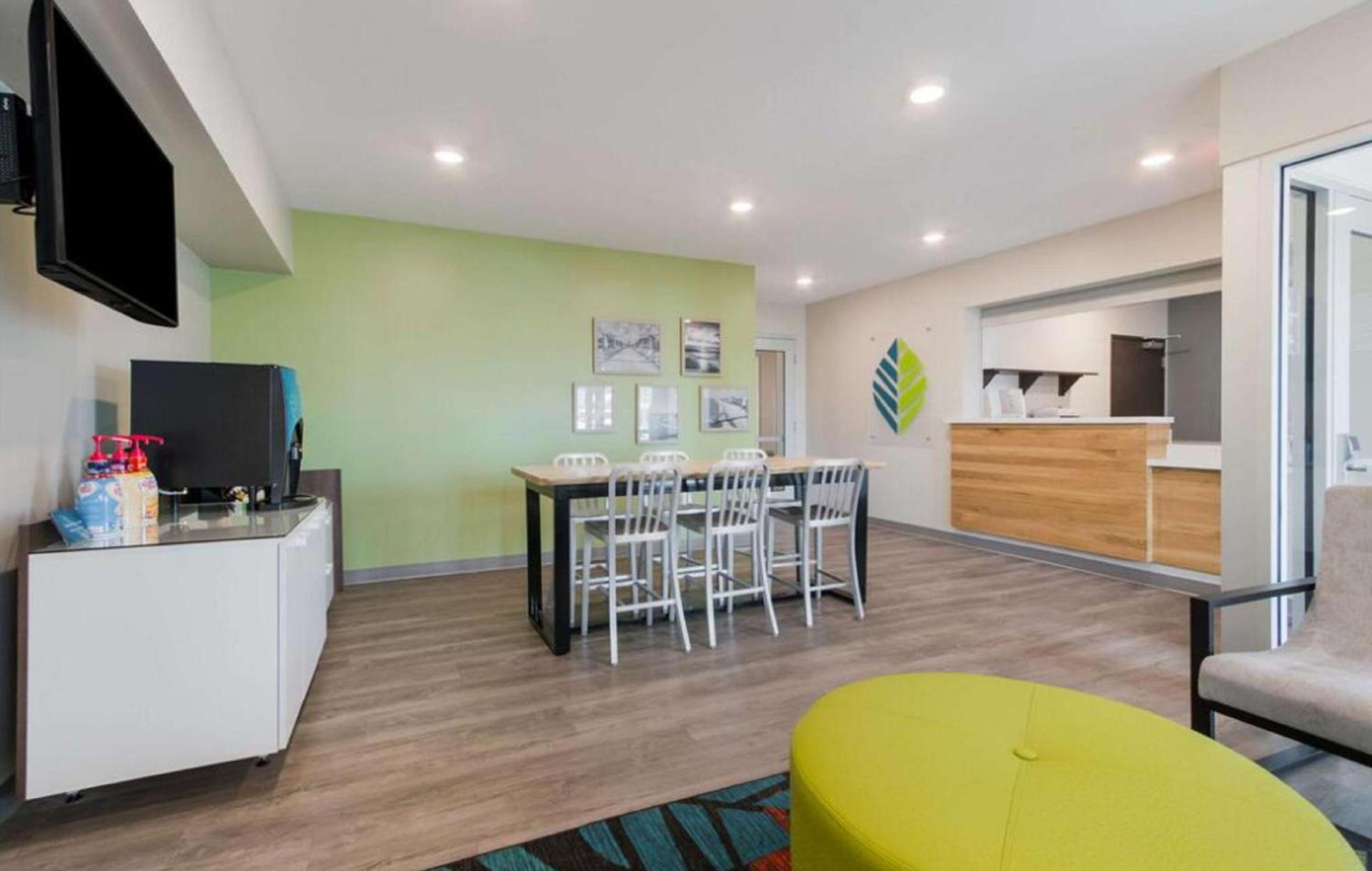 WoodSpring Suites Allentown photo 35