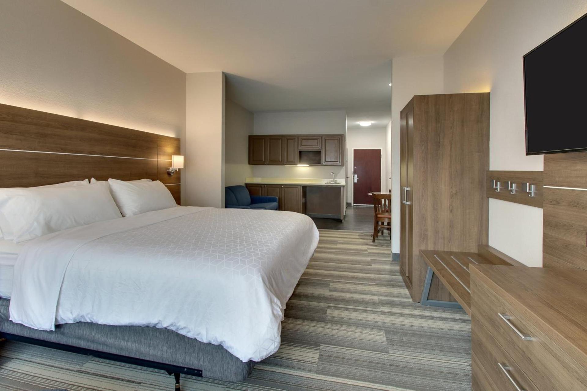 Holiday Inn Express & Suites Laurel by IHG photo 12