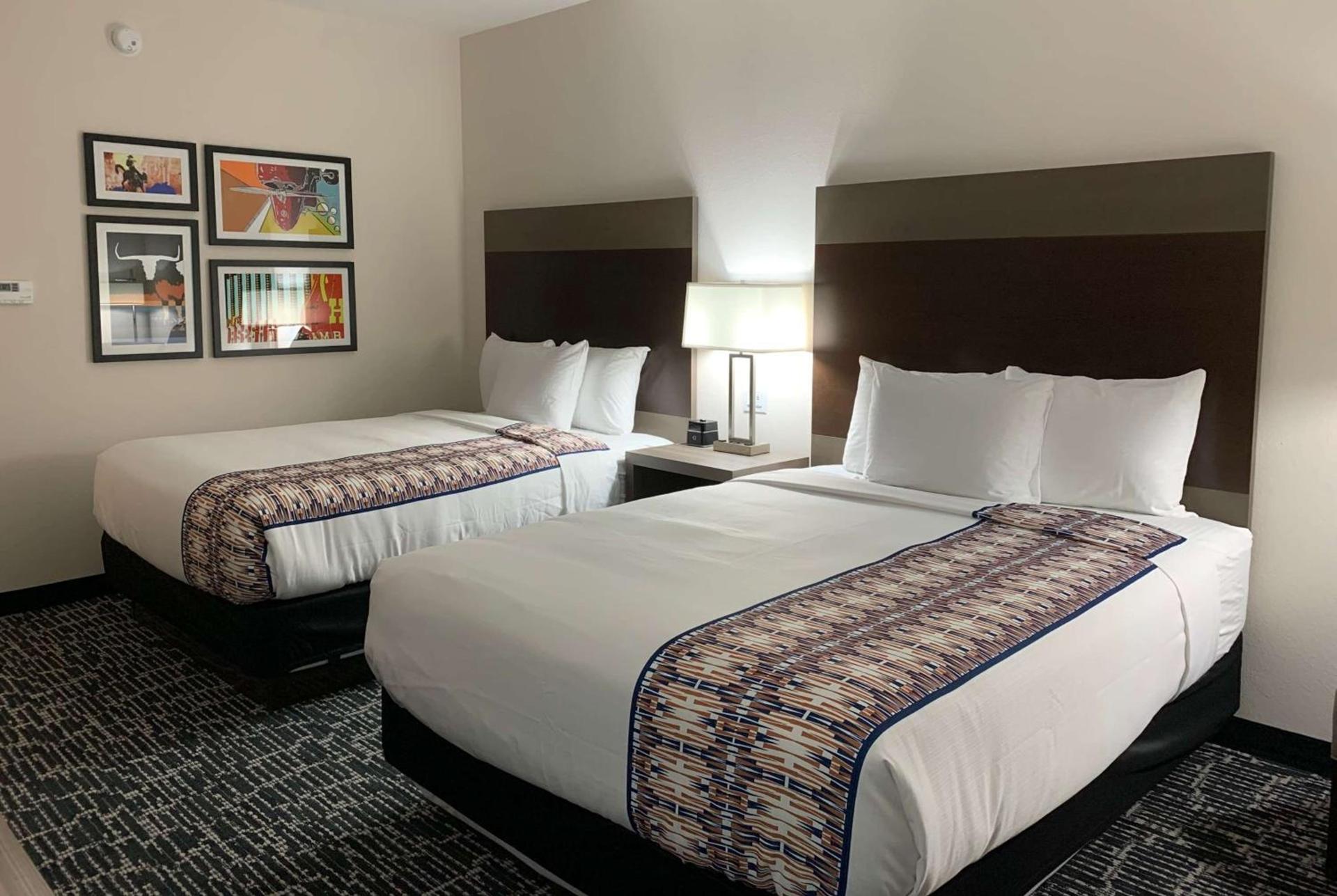 La Quinta Inn & Suites by Wyndham - Red Oak TX IH-35E photo 13