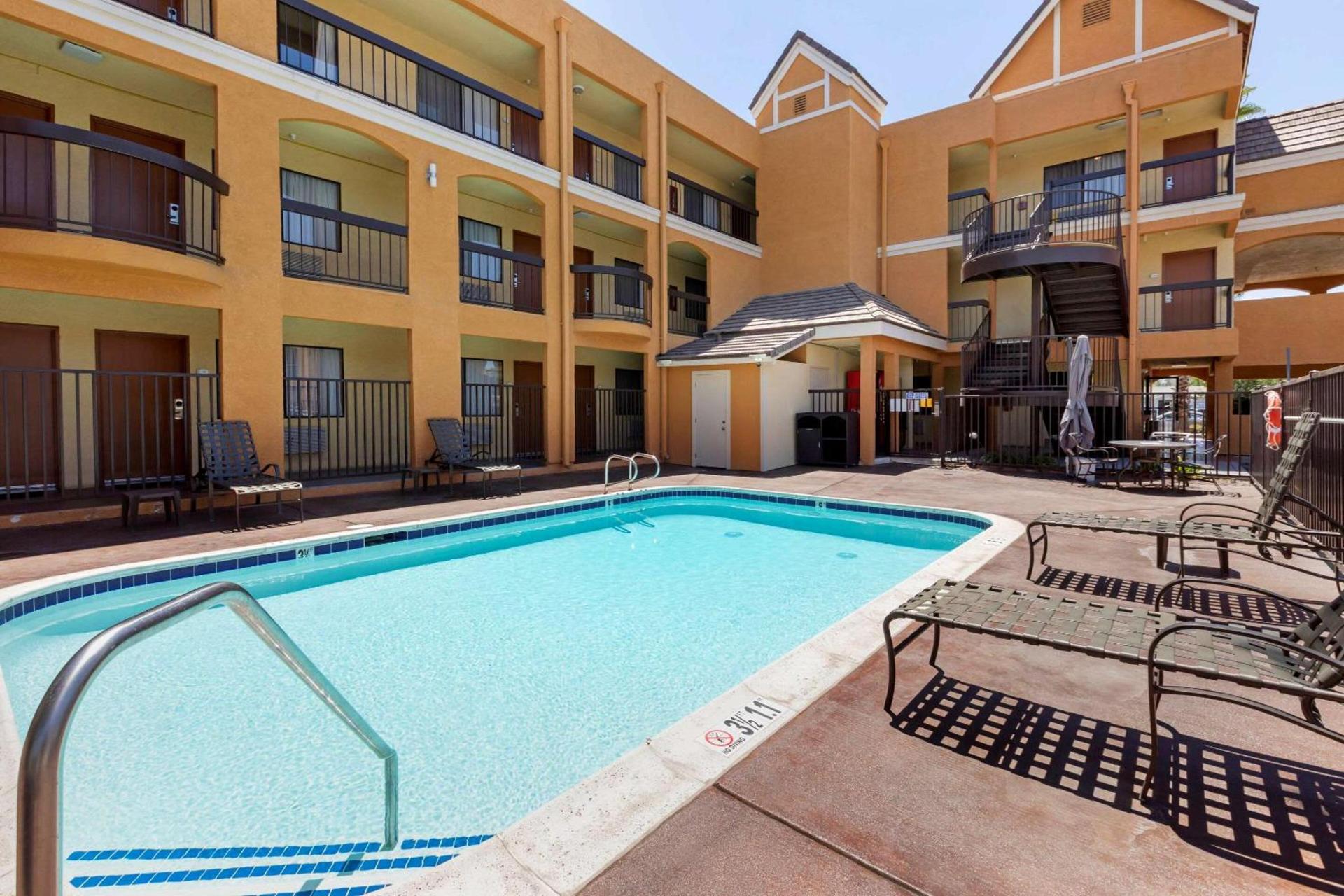 Quality Inn & Suites Westminster Seal Beach photo 18