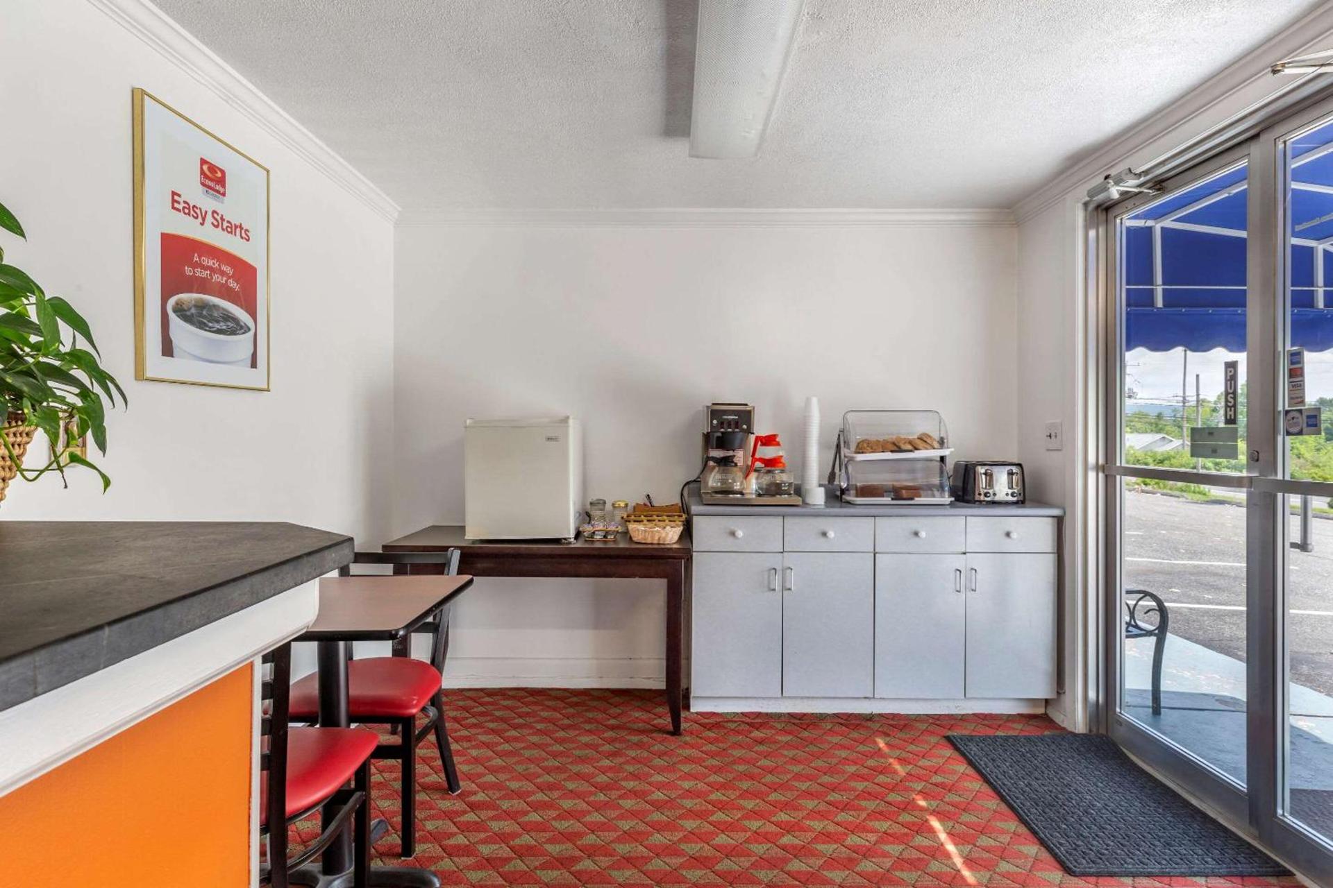 Econo Lodge Lee - Great Barrington photo 26