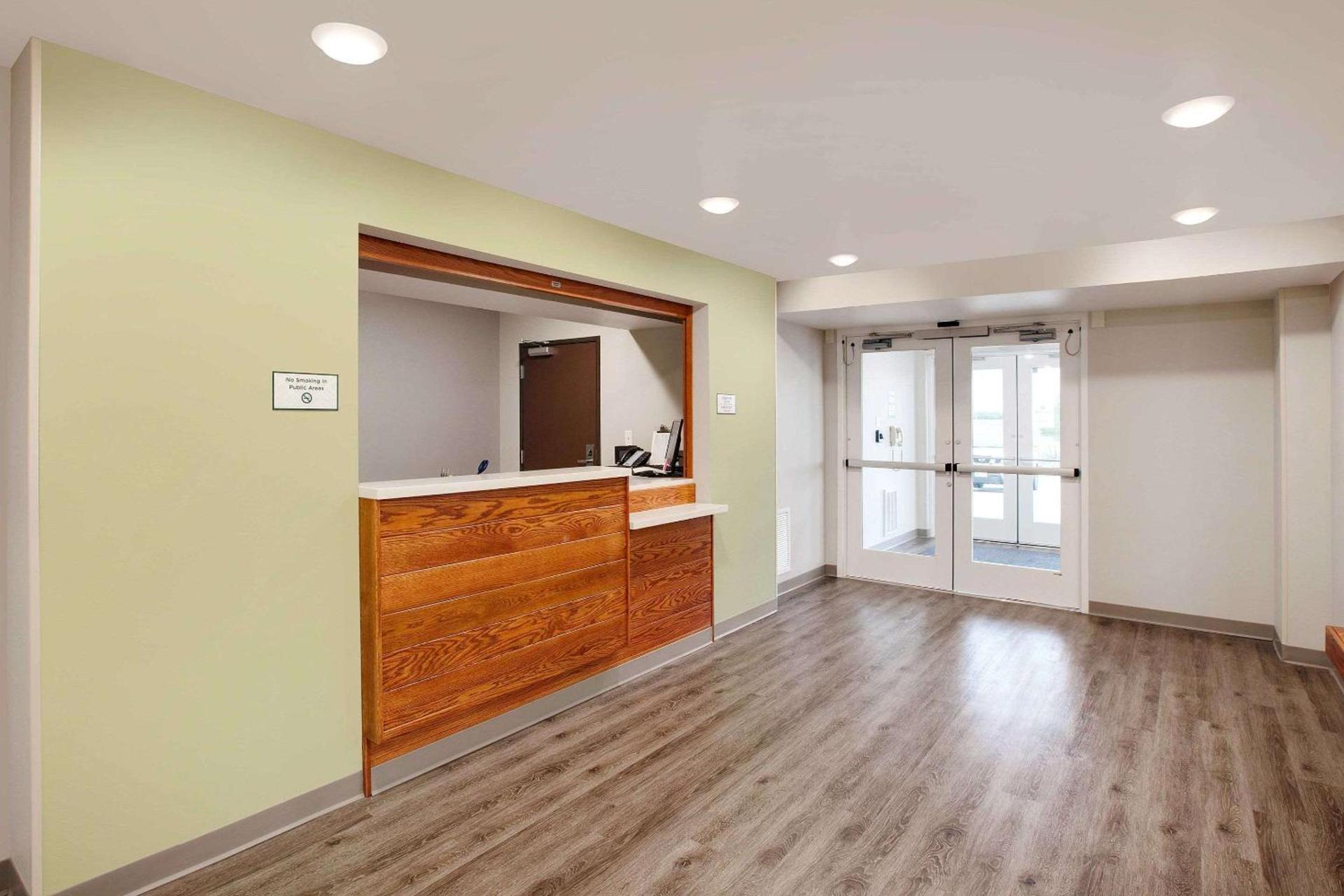 WoodSpring Suites Plano - North Dallas photo 4