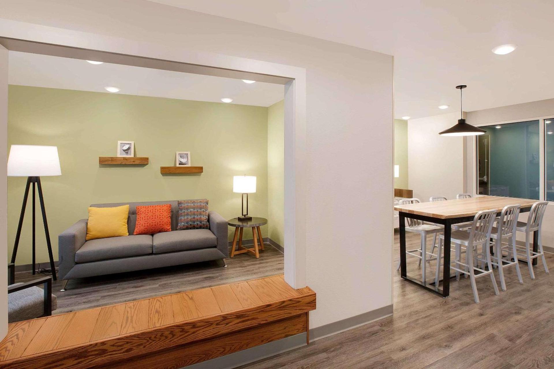 WoodSpring Suites Plano - North Dallas photo 6