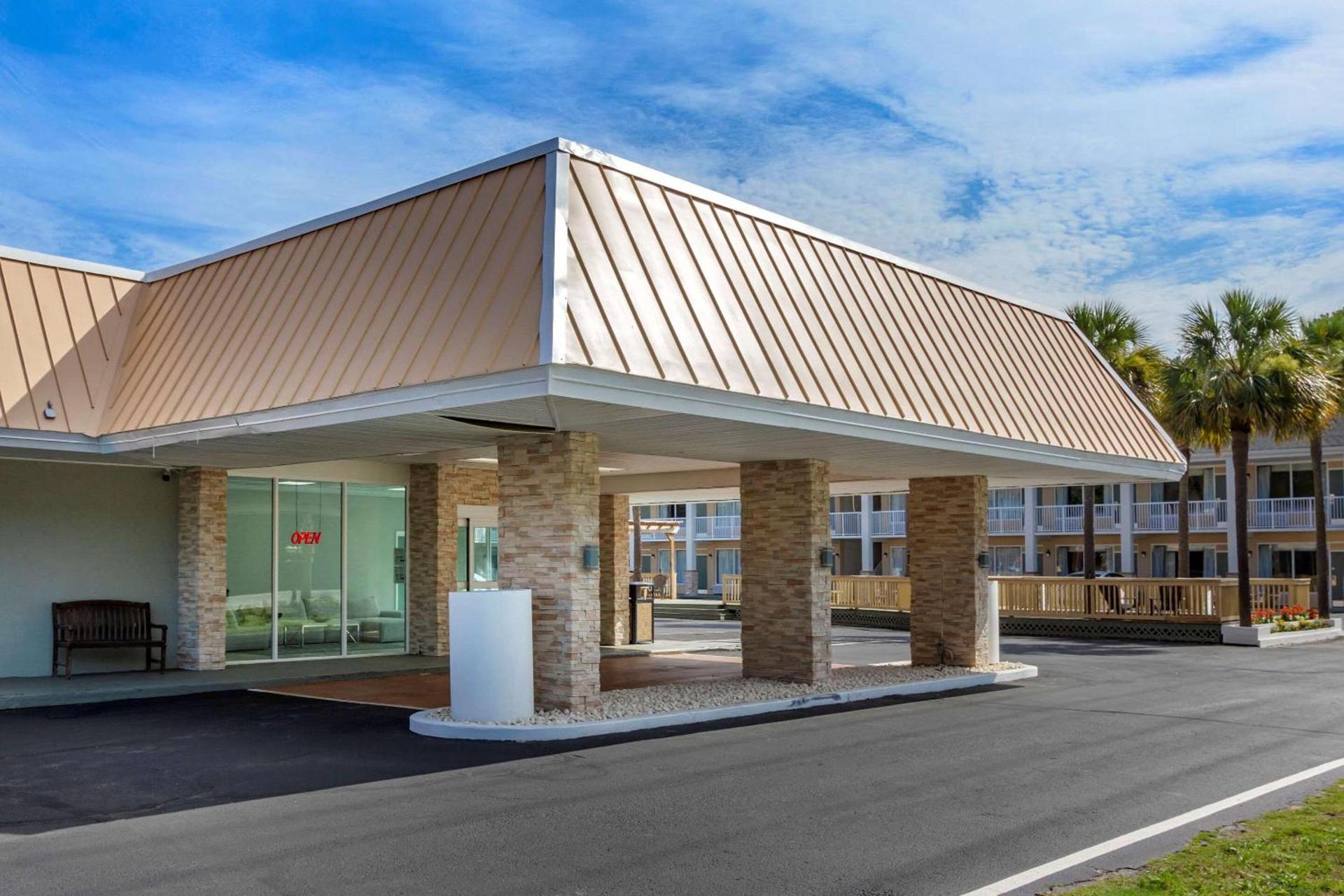 Baymont by Wyndham Pawleys Island photo 5
