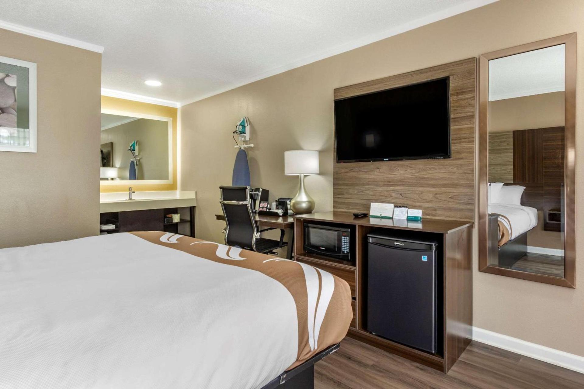 Baymont by Wyndham Pawleys Island photo 14