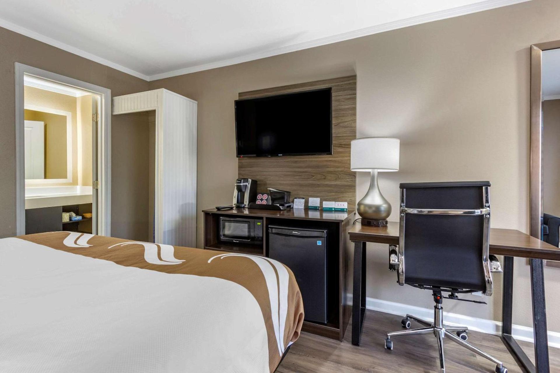 Baymont by Wyndham Pawleys Island photo 25