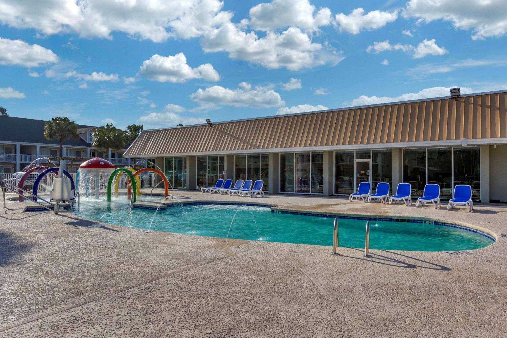 Baymont by Wyndham Pawleys Island photo 29