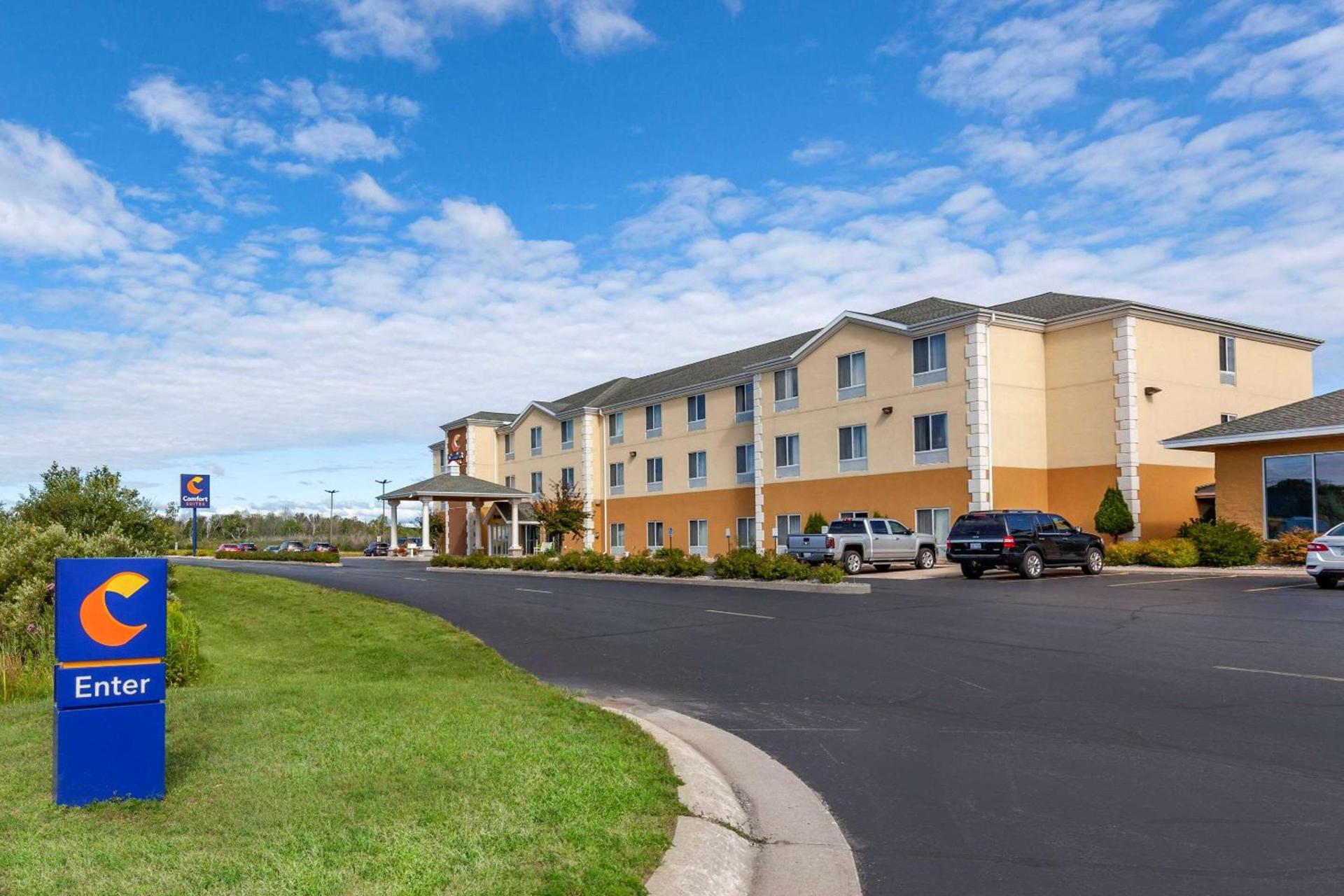 Comfort Suites Escanaba West photo 3