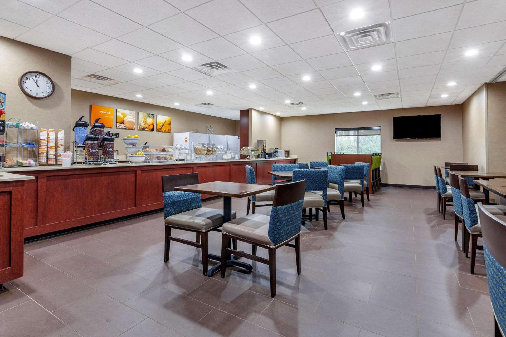 Comfort Suites Escanaba West photo 22