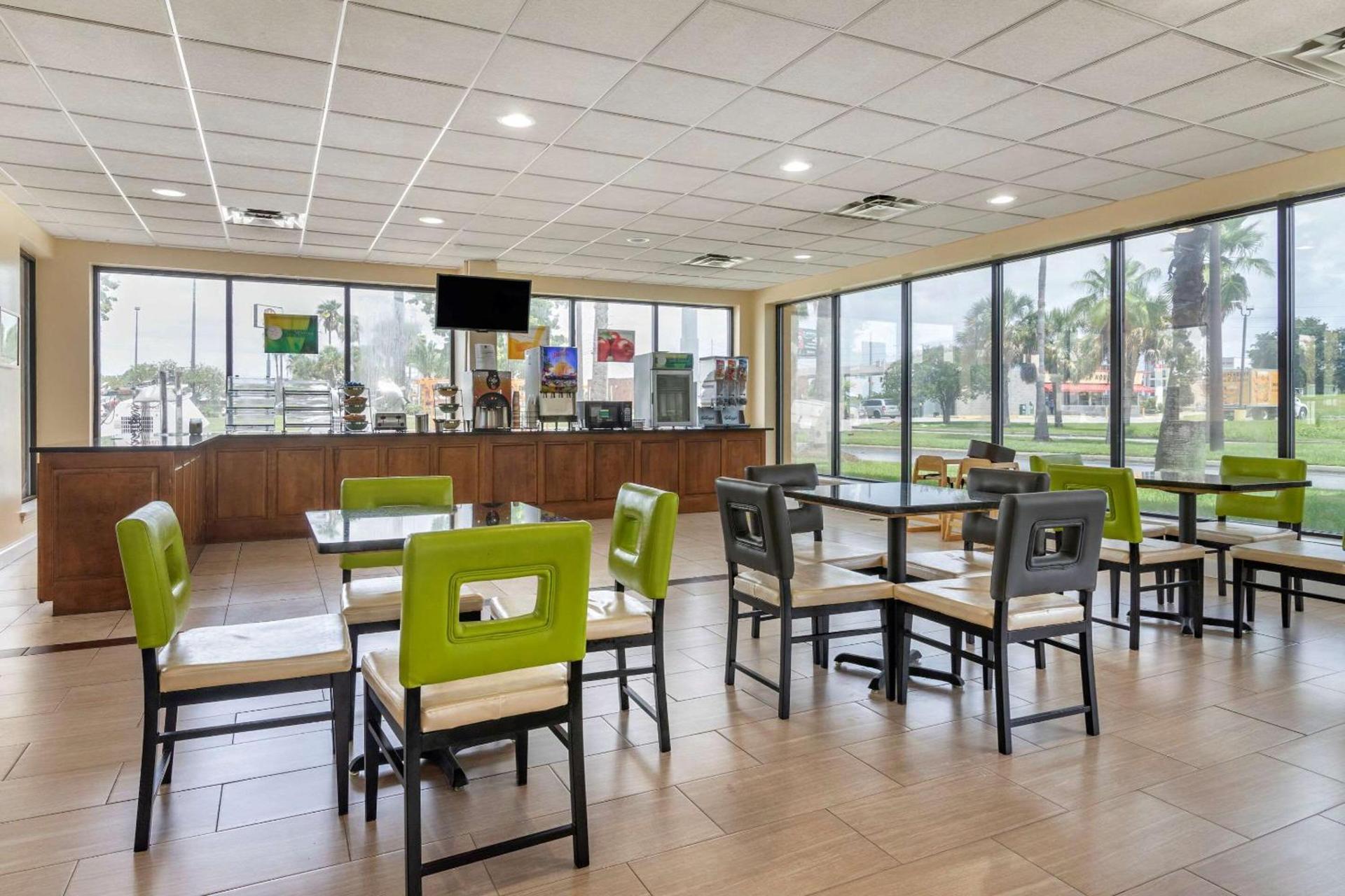 Quality Inn Brunswick photo 38