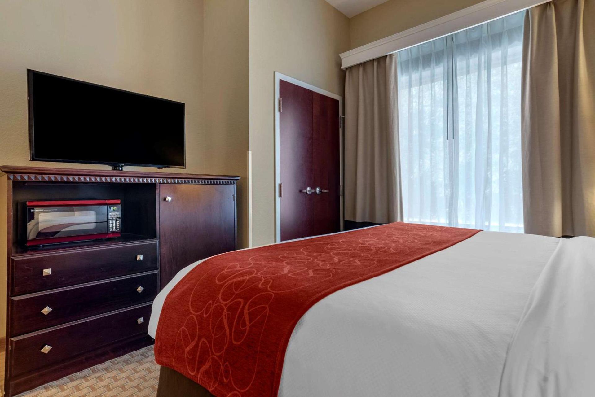 Comfort Suites Biloxi/Ocean Springs photo 8