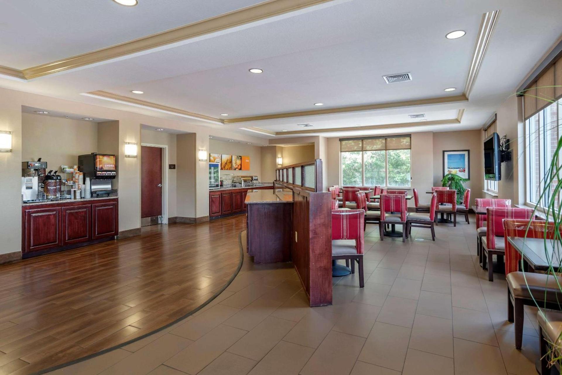 Comfort Suites Biloxi/Ocean Springs photo 21