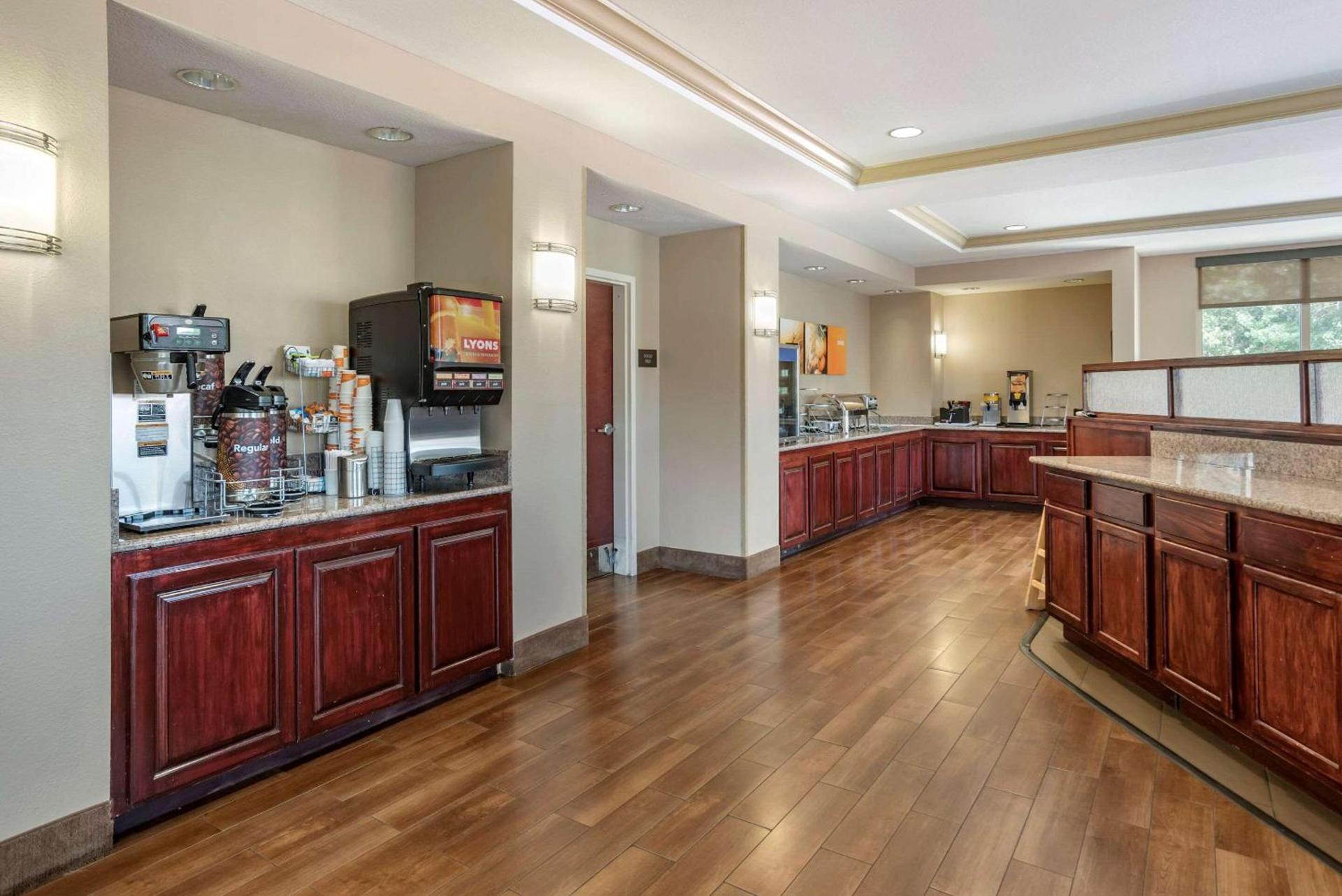 Comfort Suites Biloxi/Ocean Springs photo 22