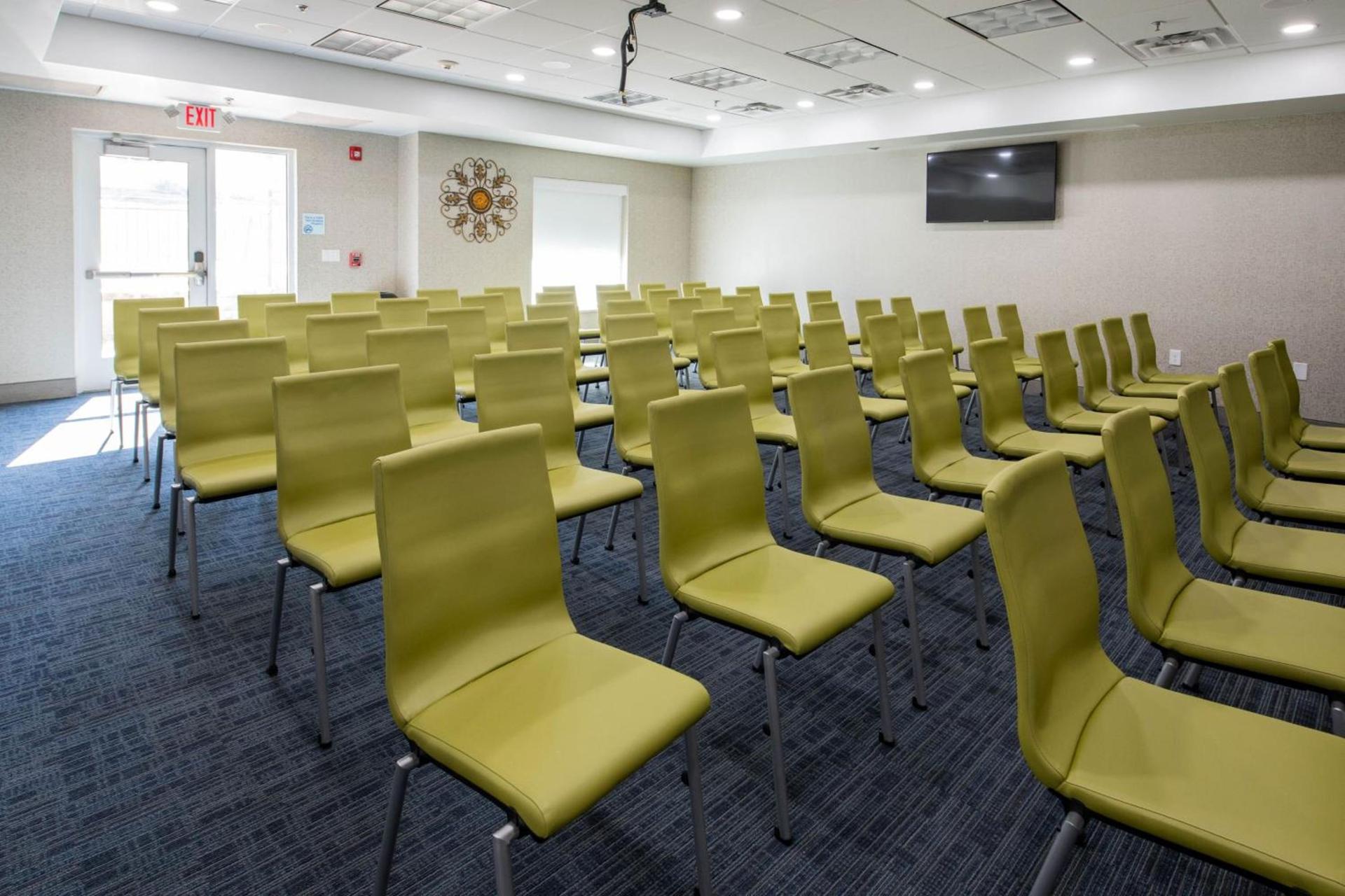 Holiday Inn Express Hotel & Suites Kansas City - Grandview by IHG photo 20