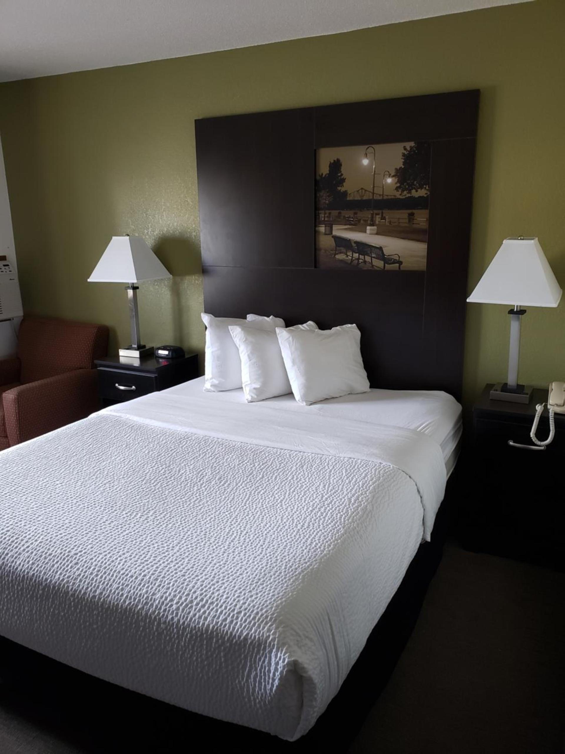 Super 8 by Wyndham La Crosse photo 38