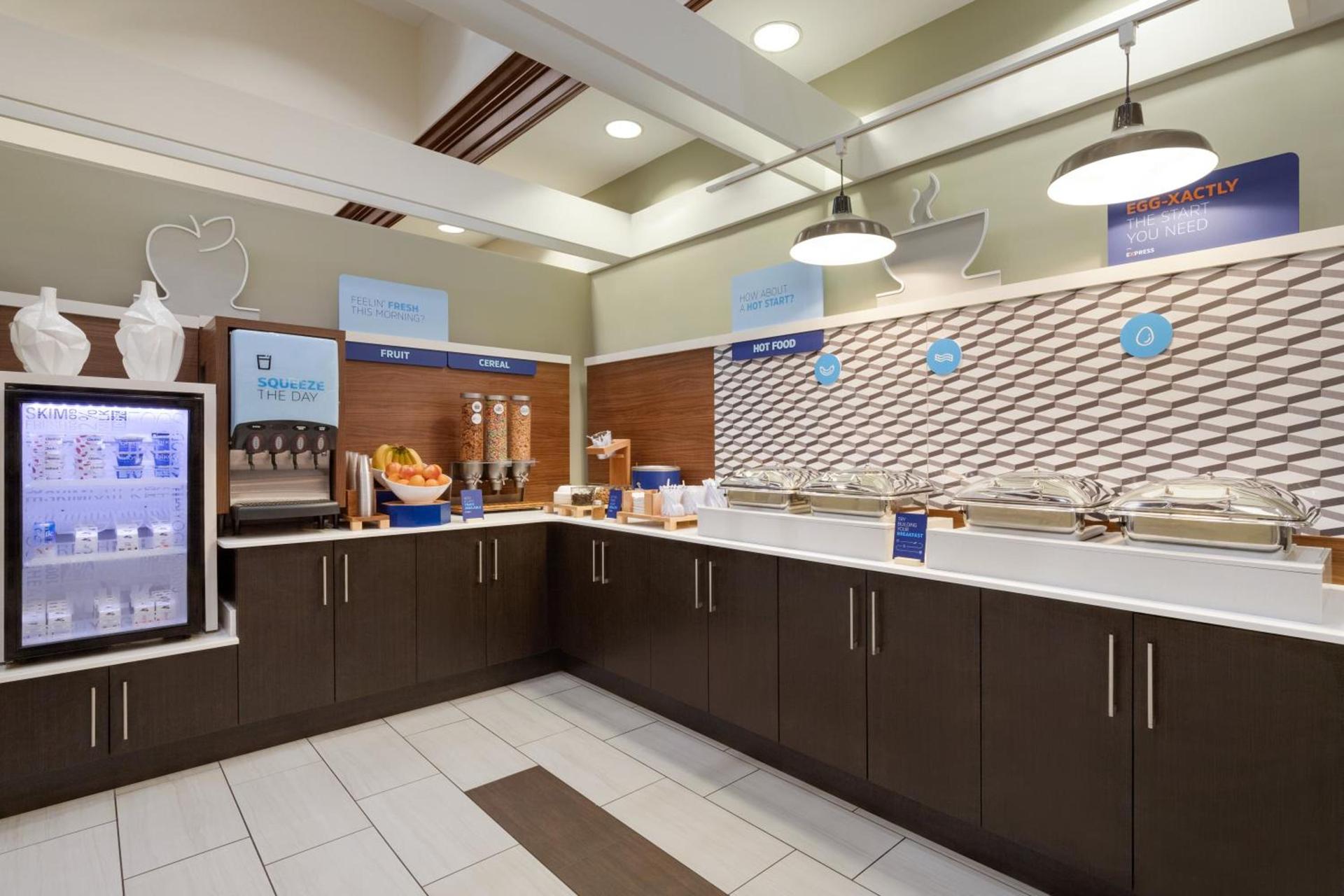 Holiday Inn Express Hotel & Suites Mount Pleasant - Charleston by IHG photo 5