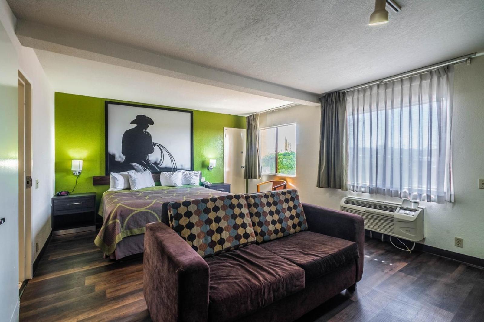 Super 8 by Wyndham El Paso Airport photo 9