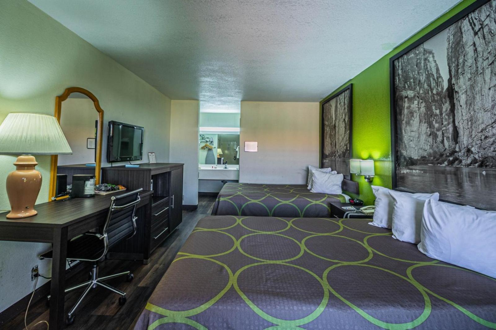 Super 8 by Wyndham El Paso Airport photo 20