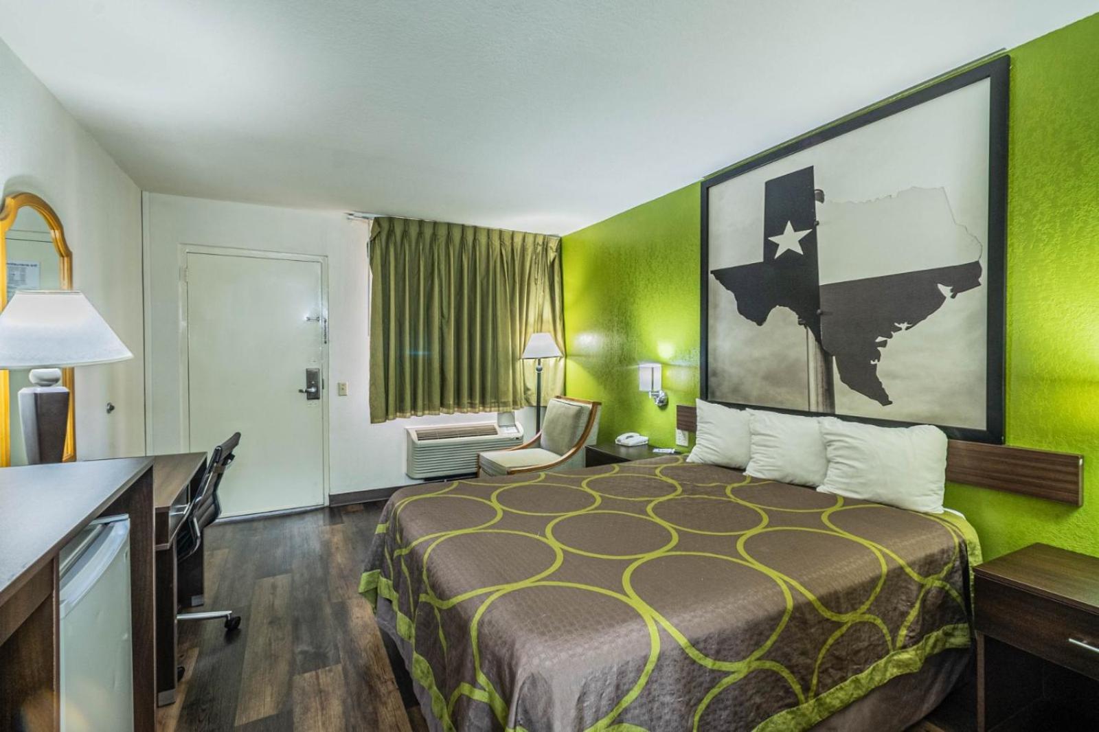 Super 8 by Wyndham El Paso Airport photo 18