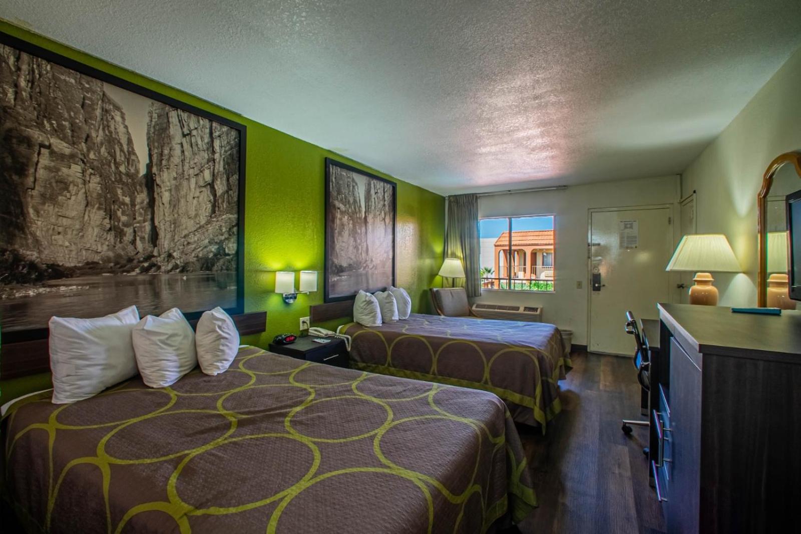 Super 8 by Wyndham El Paso Airport photo 14