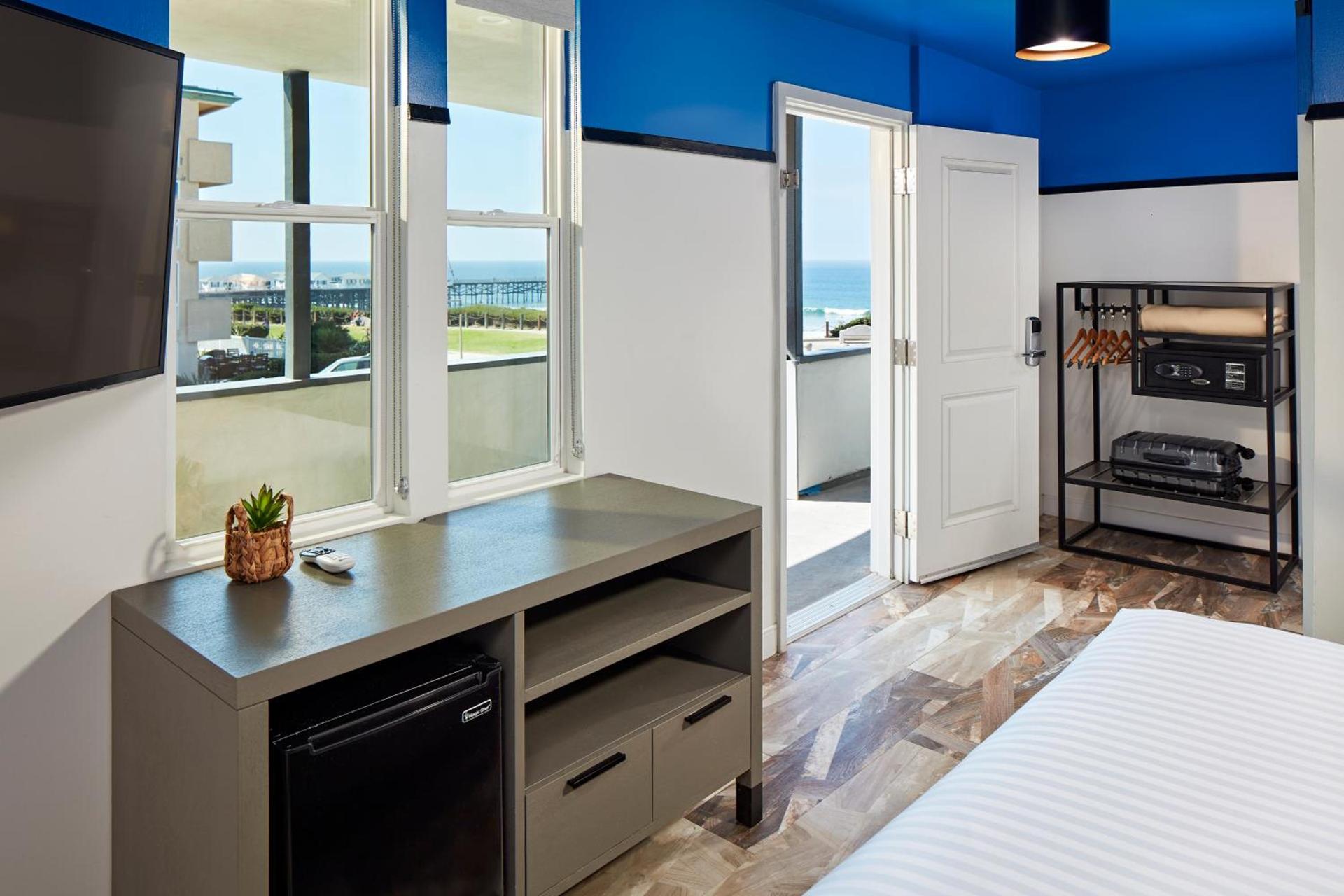 Pacific View Inn photo 14