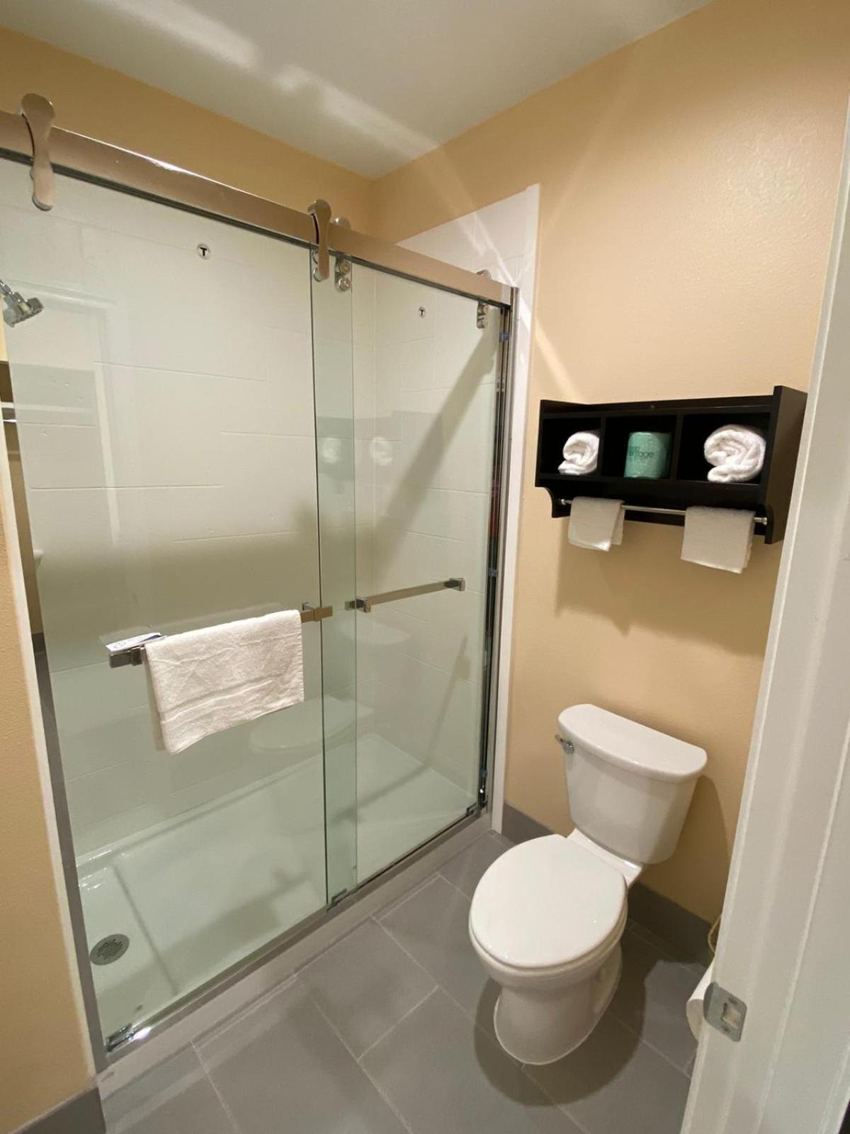 Scottish Inn & Suites Houston Willowbrook photo 5