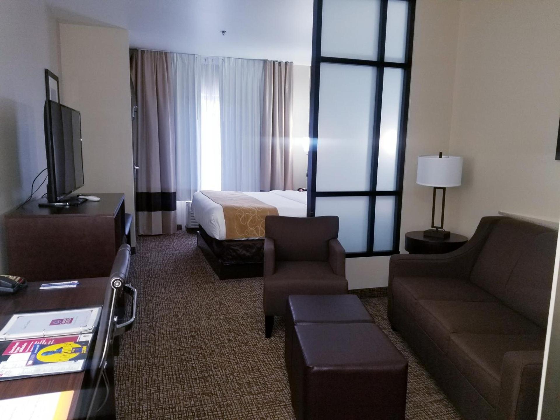 Comfort Suites Little Rock West photo 37