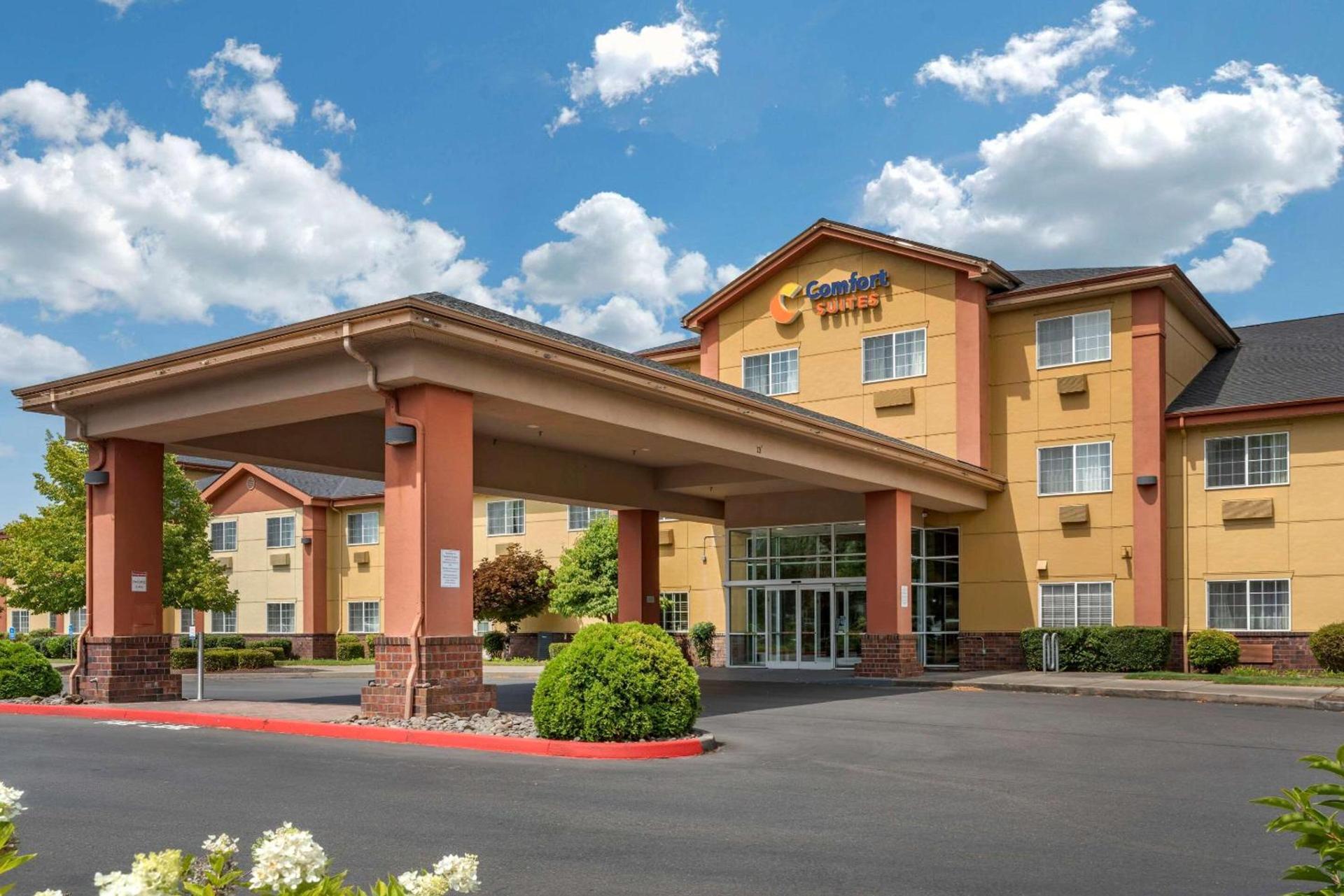 Comfort Suites Salem photo 2