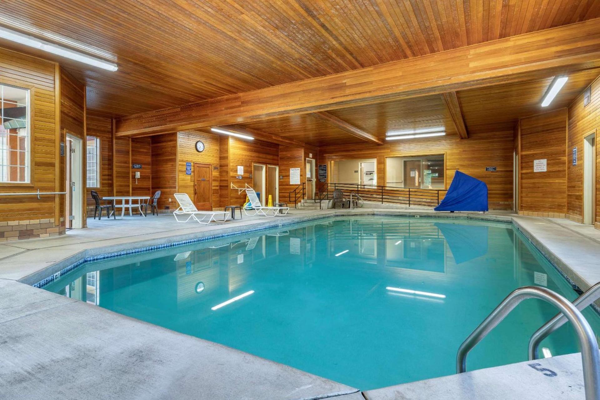 Comfort Suites Salem photo 7