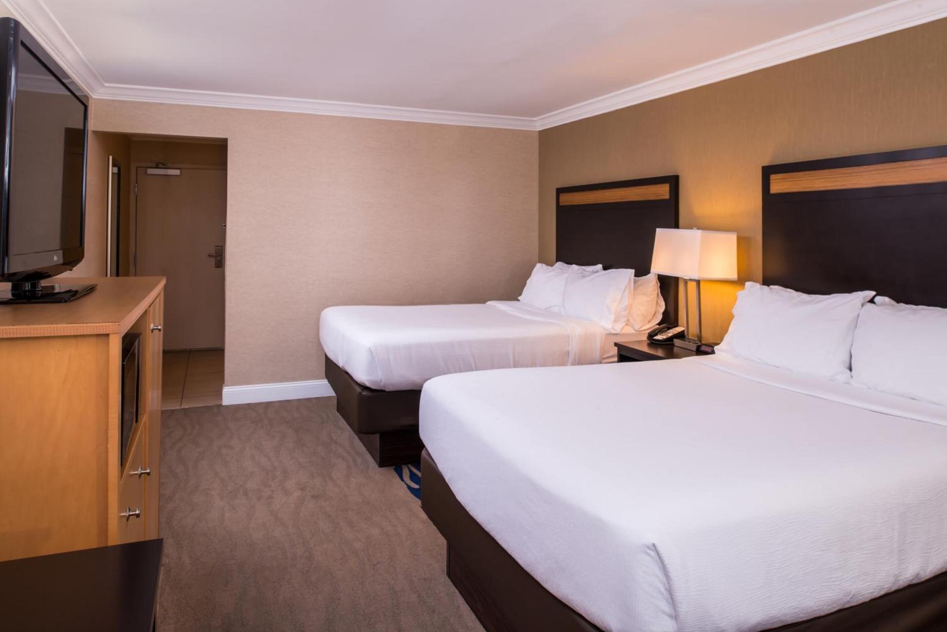 Doubletree By Hilton Concord Downtown photo 5