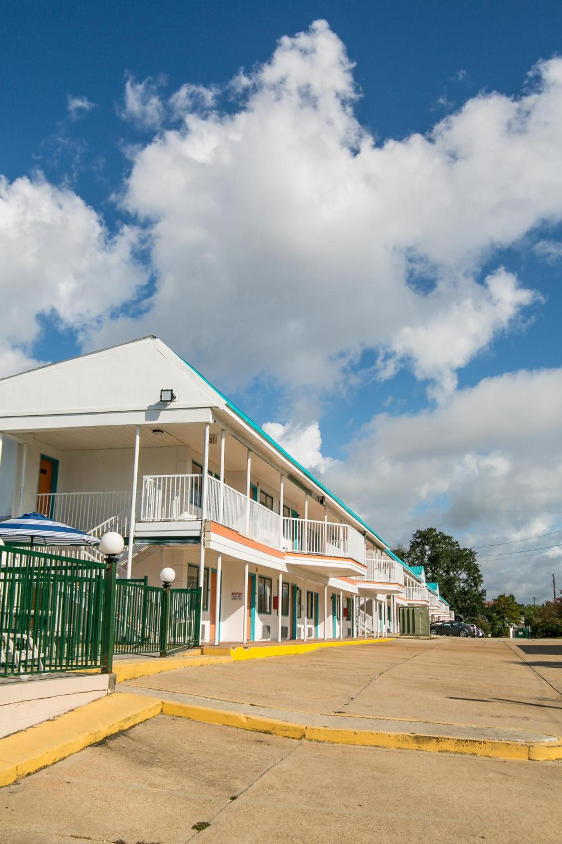 Jubilee Inn photo 9