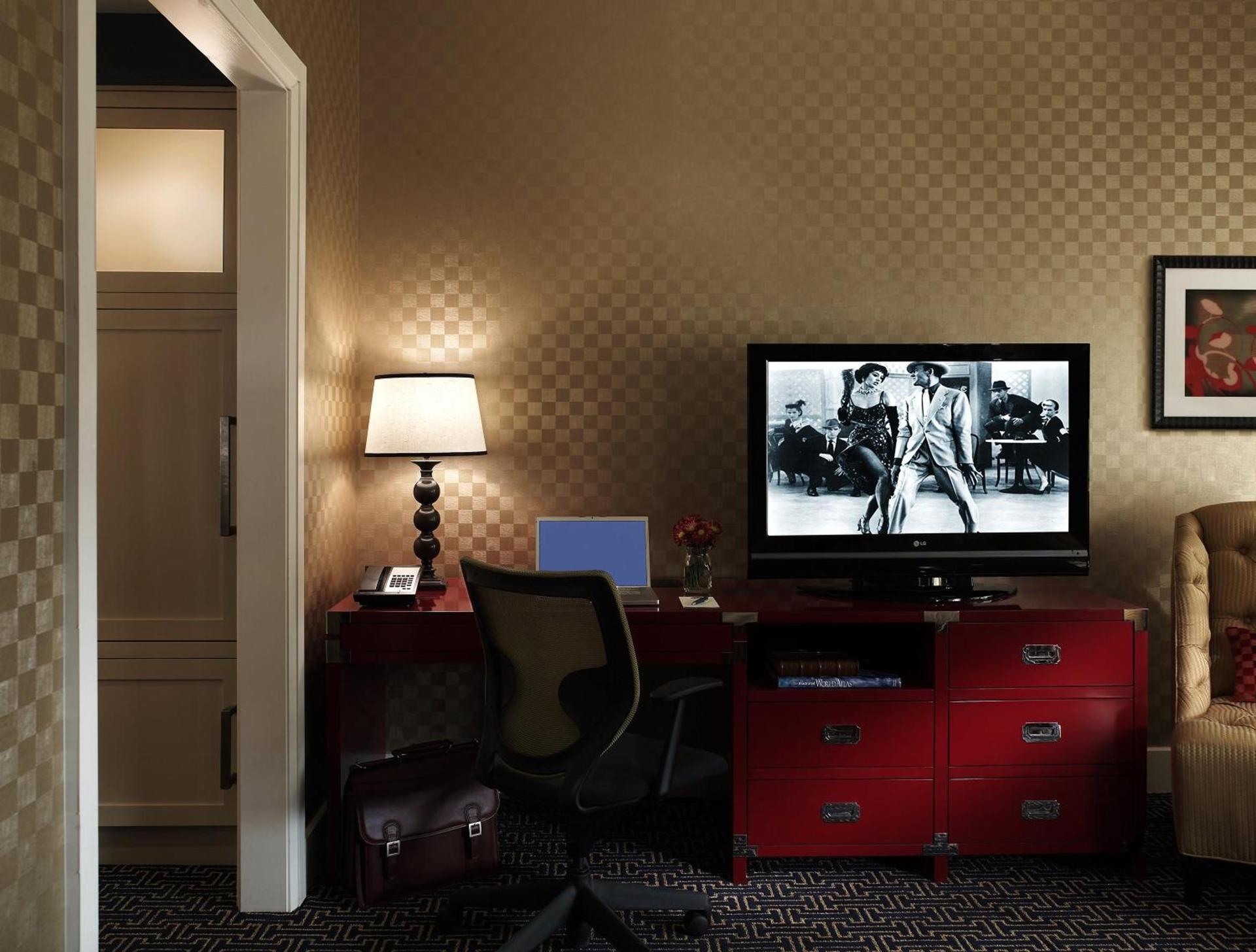 Kimpton Hotel Monaco Baltimore Inner Harbor by IHG photo 8