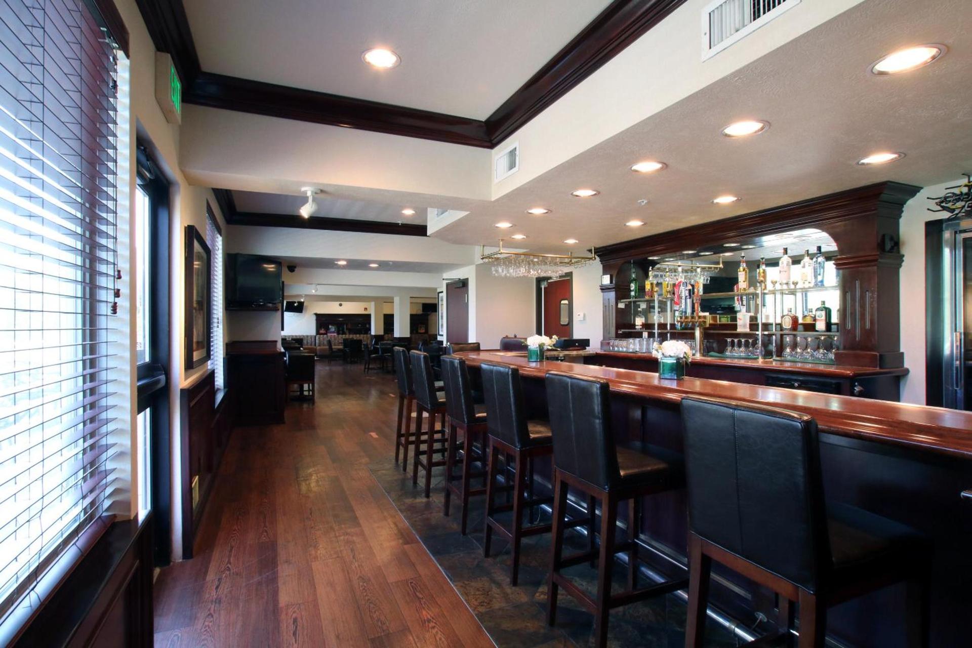 Oxford Suites Spokane Valley photo 4