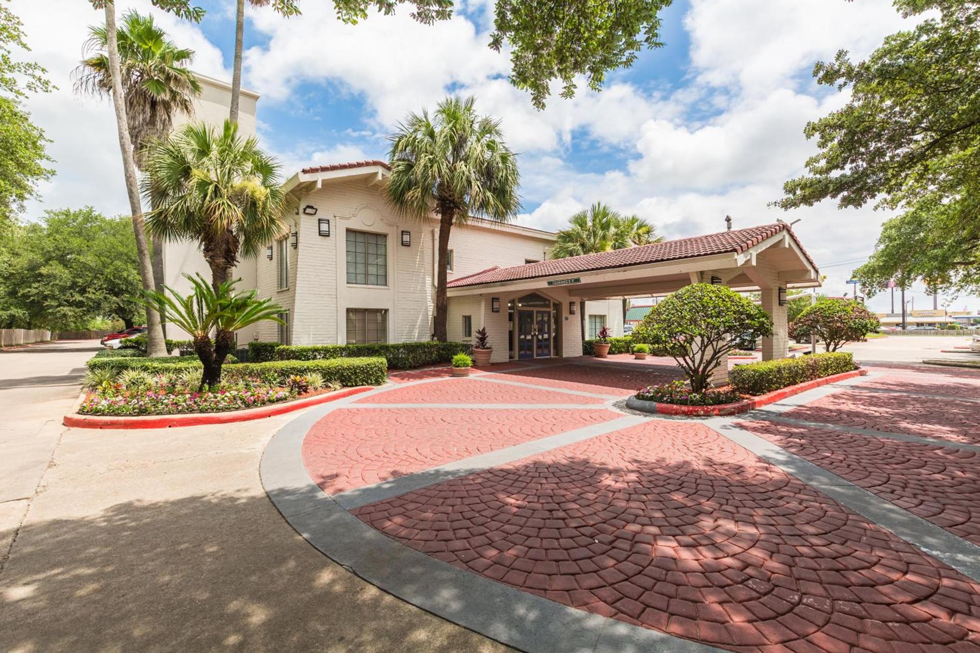 Studio 6 Baytown, Tx - Garth Road photo 17