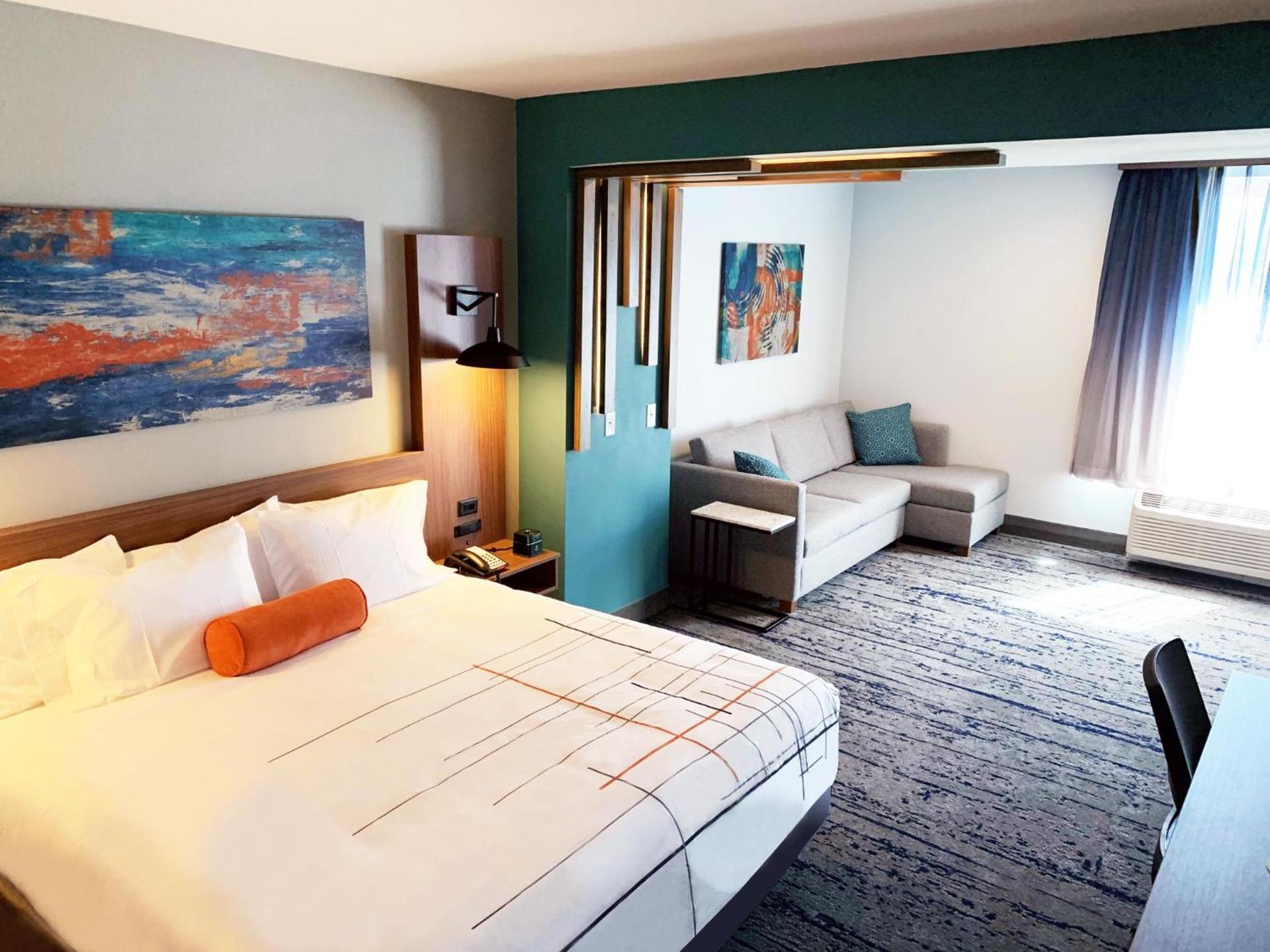 La Quinta Inn & Suites by Wyndham Dallas - Frisco Stadium photo 44