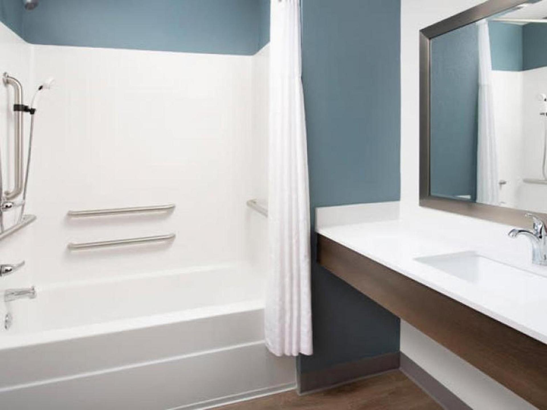 WoodSpring Suites Plano - North Dallas photo 24
