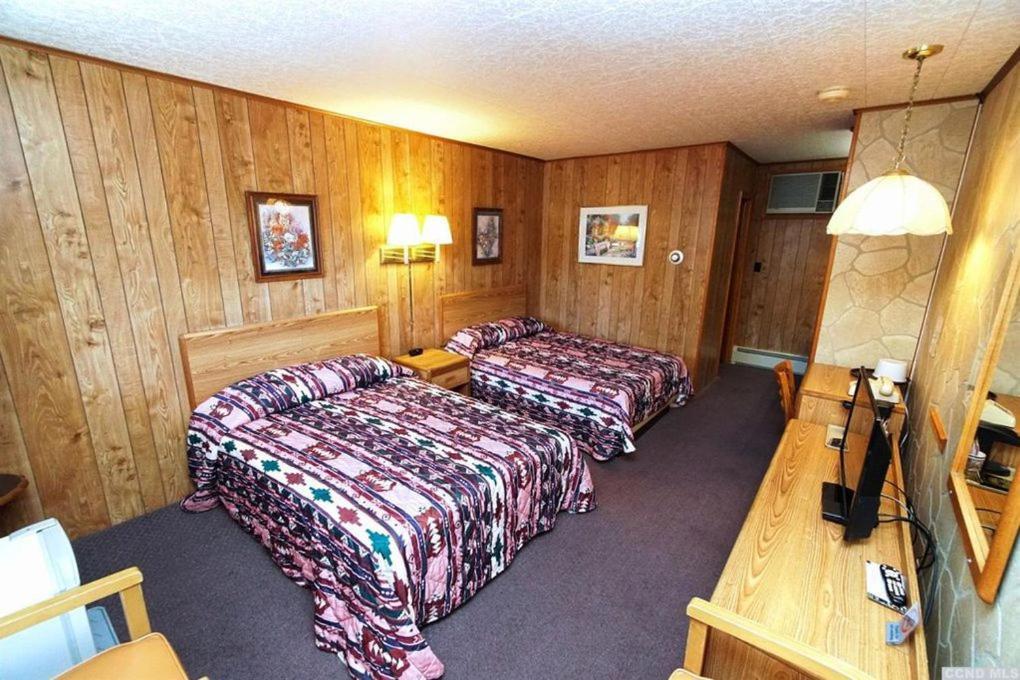 Red Ranch Inn photo 19