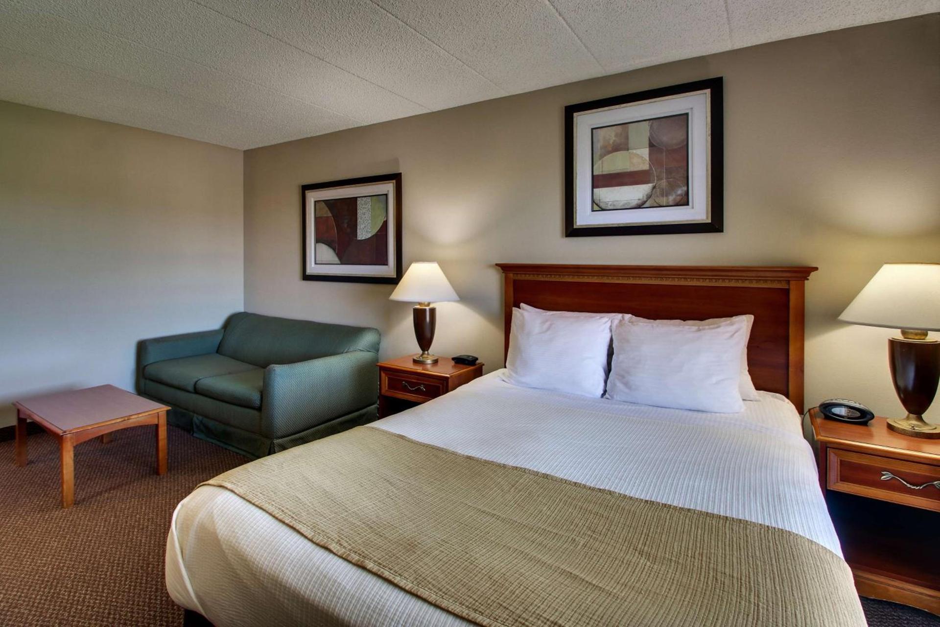 Best Western East Towne Suites photo 25
