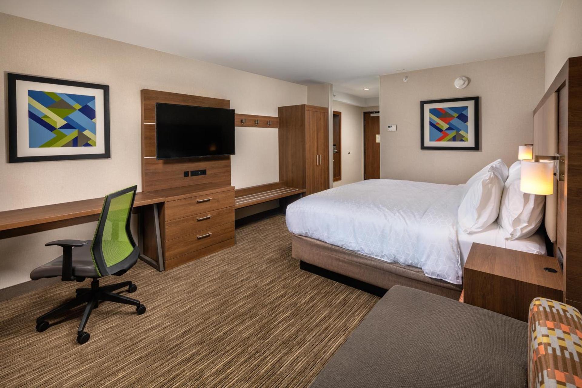 Holiday Inn Express & Suites Chatsworth by IHG photo 42