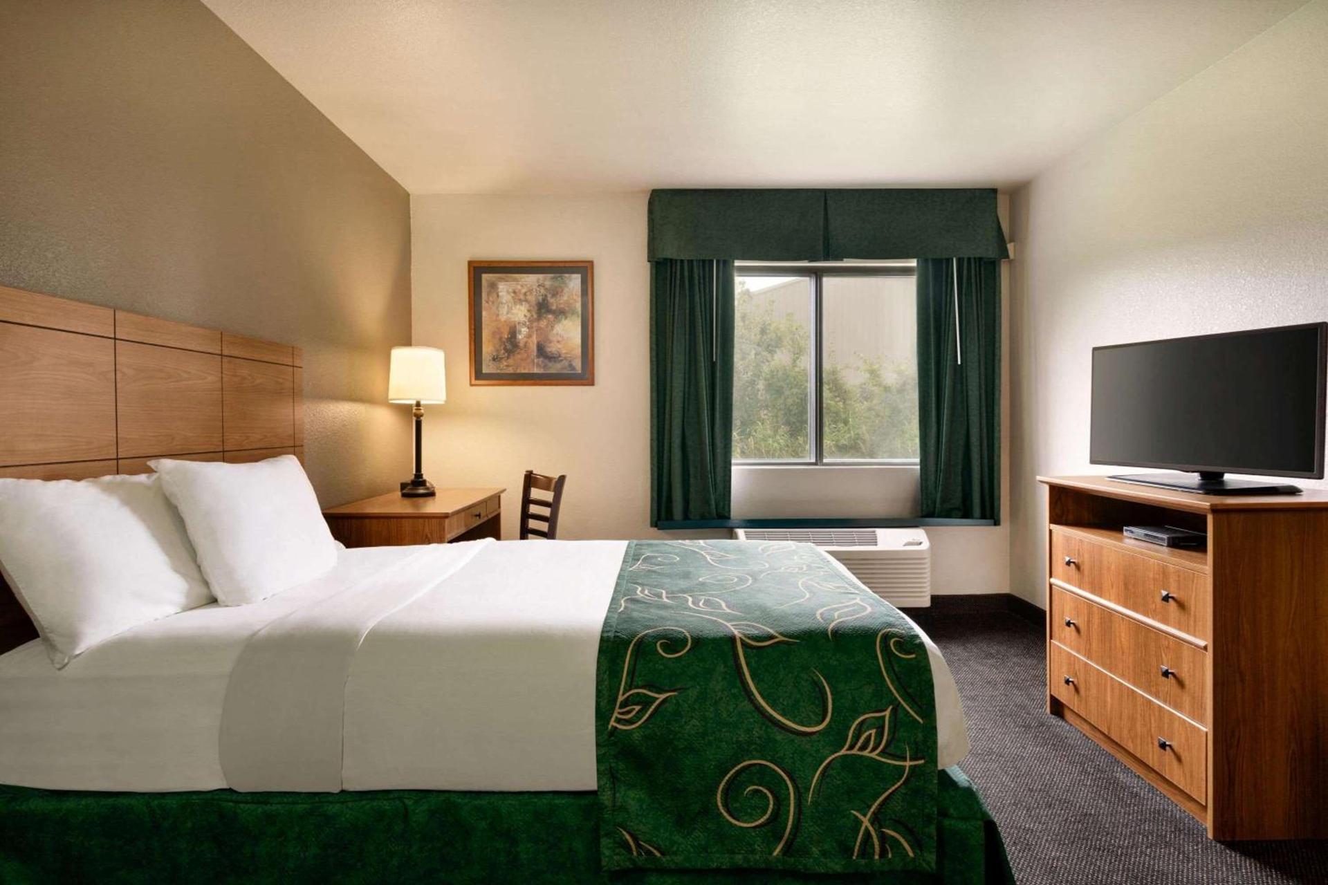 Travelodge by Wyndham Dexter photo 12