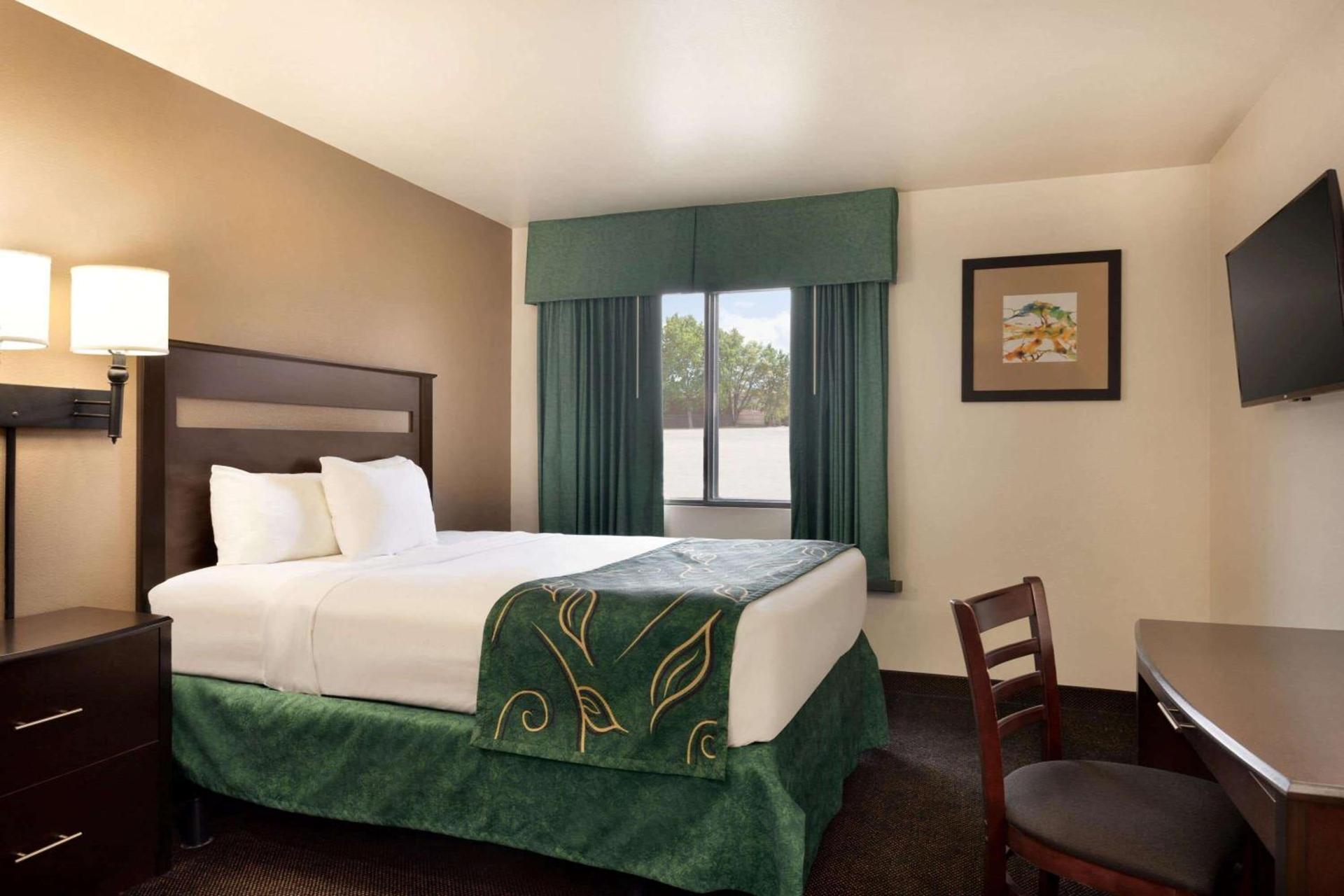 Travelodge by Wyndham Dexter photo 16