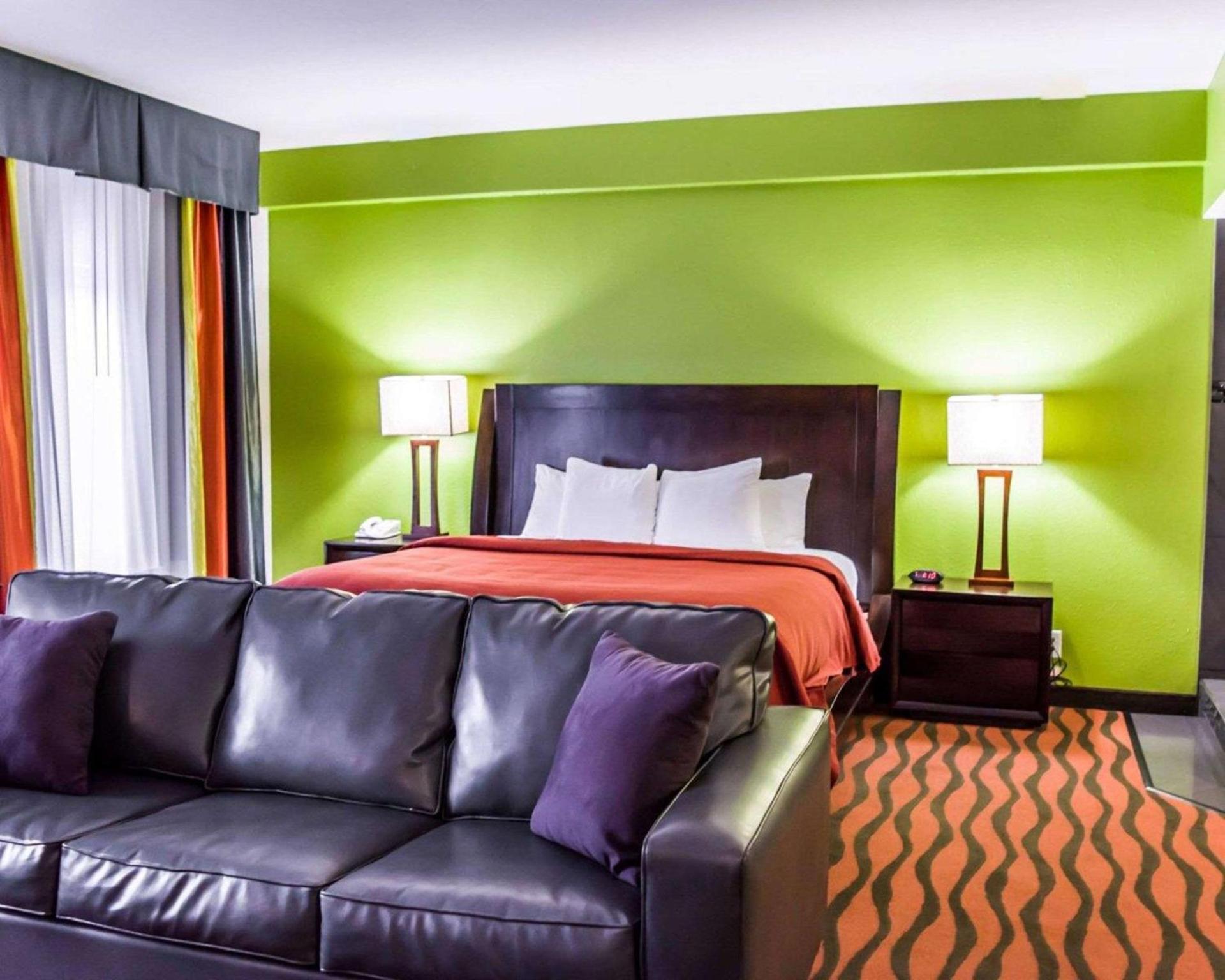 Quality Suites Fort Myers I-75 photo 20